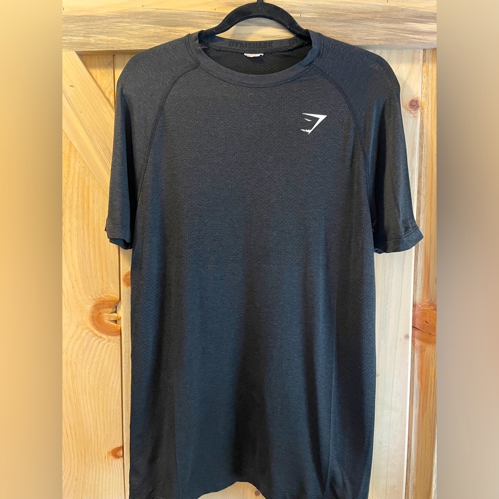 Men’s small black workout t shirt